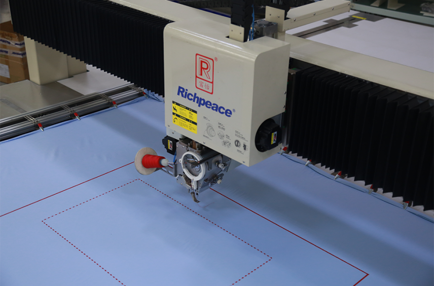 富怡旋轉(zhuǎn)機(jī)頭全自動(dòng)縫紉機(jī)(曲折縫)