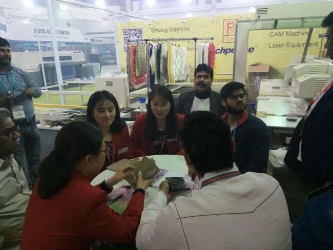 現場簽單針絎縫機和單頭皮革機