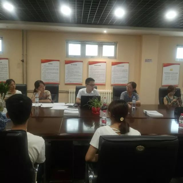 對同學(xué)的匯報內(nèi)容進(jìn)行指導(dǎo)