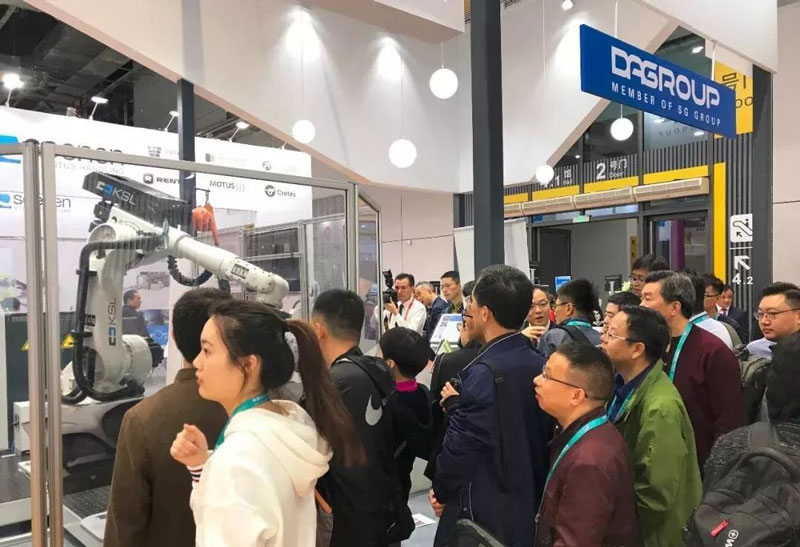 上工申貝縫制設(shè)備亮相進(jìn)博會